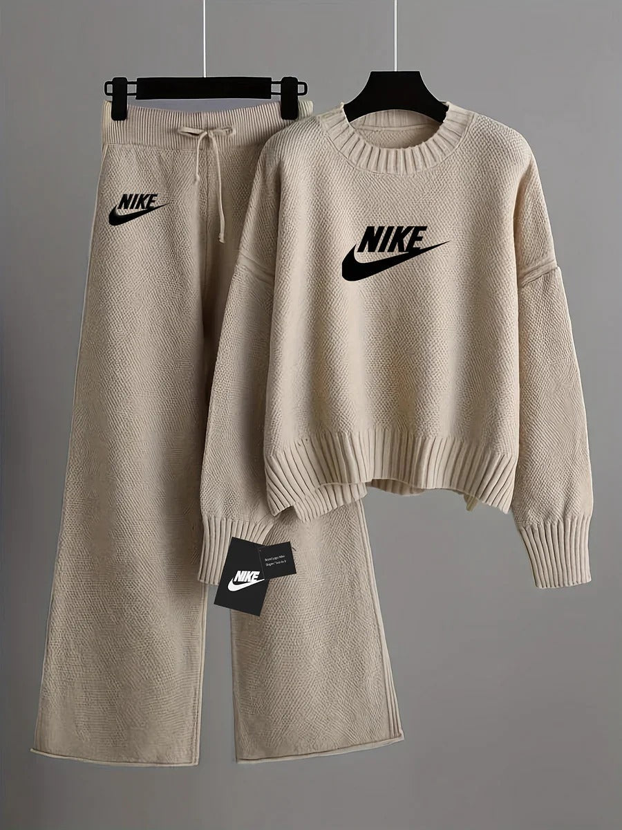 Two-Piece Set: Relaxed Fit, Soft Fabric, Modern Design for Everyday Wear
