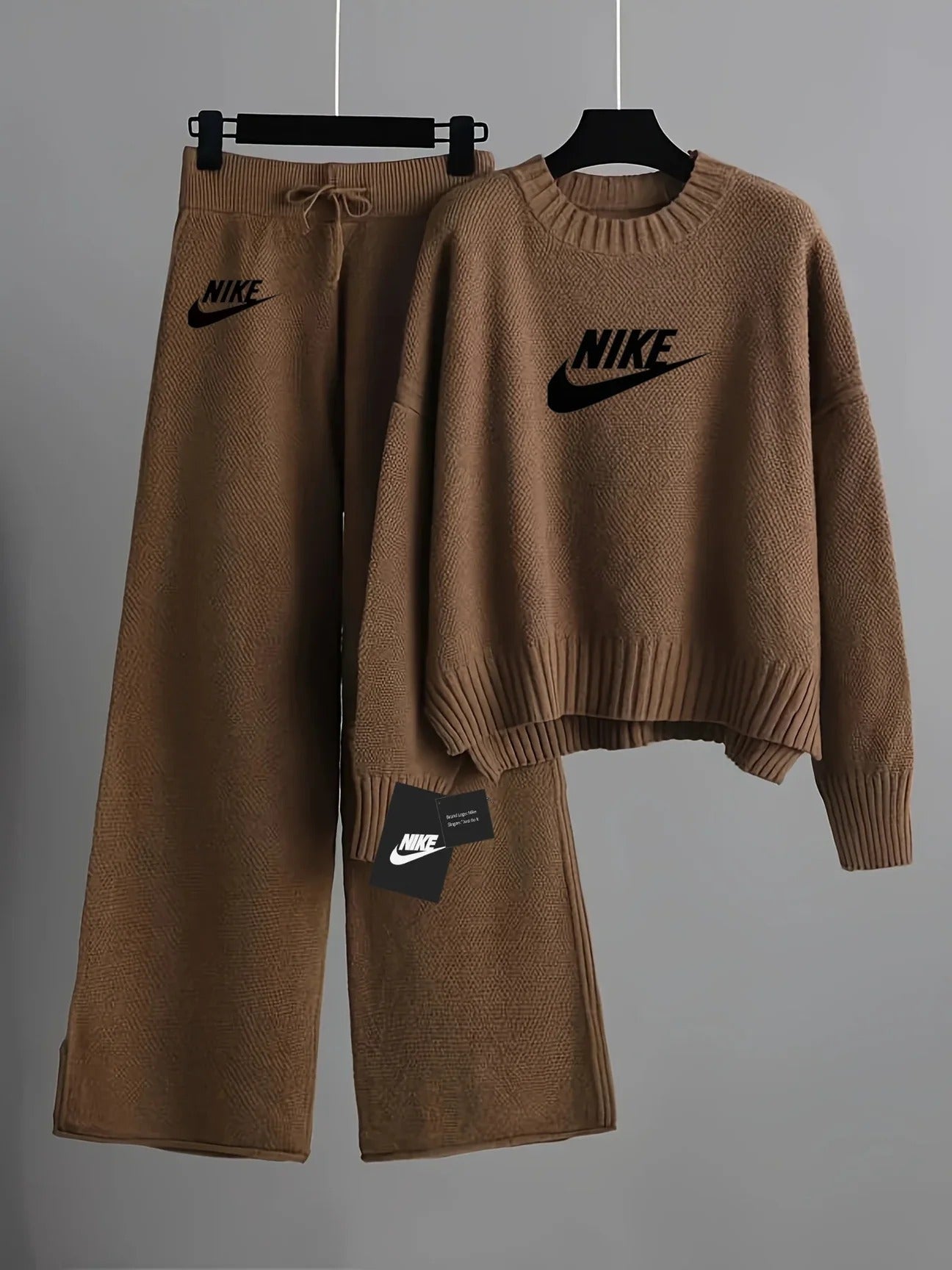 Two-Piece Set: Relaxed Fit, Soft Fabric, Modern Design for Everyday Wear
