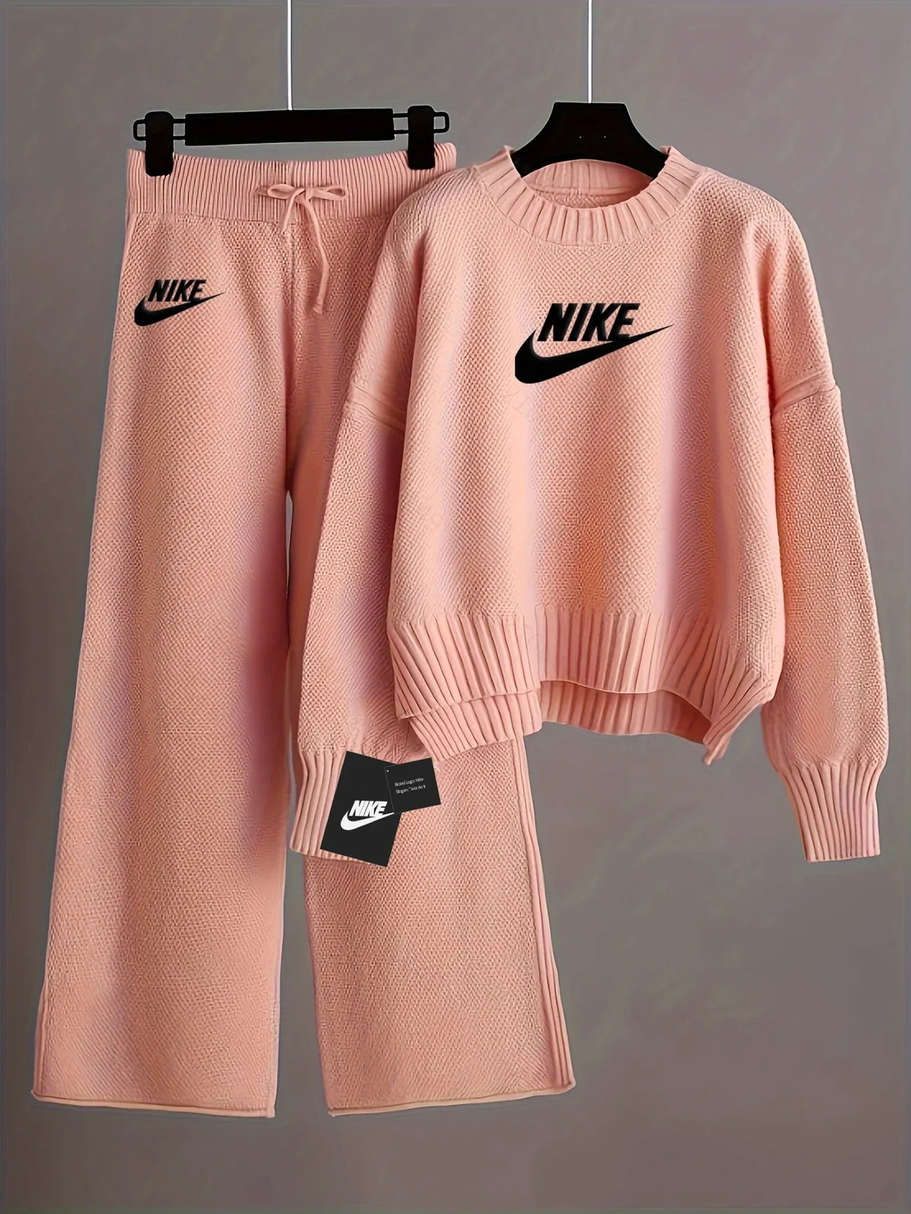 Two-Piece Set: Relaxed Fit, Soft Fabric, Modern Design for Everyday Wear