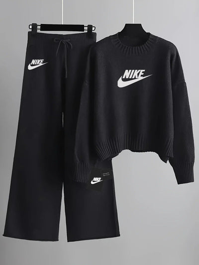 Two-Piece Set: Relaxed Fit, Soft Fabric, Modern Design for Everyday Wear