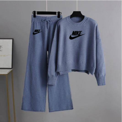 Two-Piece Set: Relaxed Fit, Soft Fabric, Modern Design for Everyday Wear